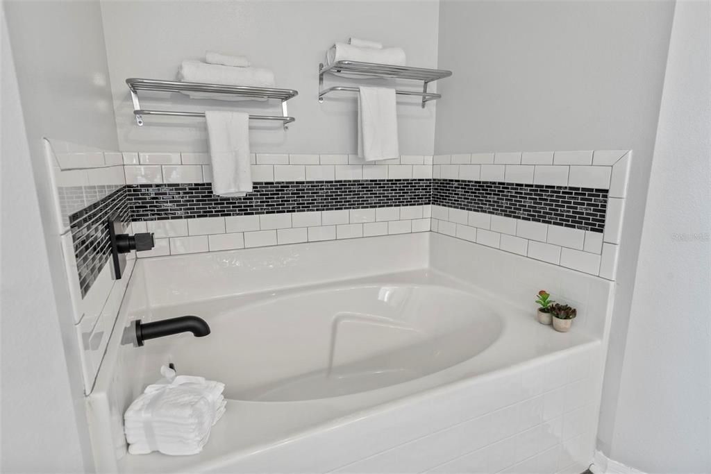 For Sale: $465,000 (4 beds, 2 baths, 2277 Square Feet)