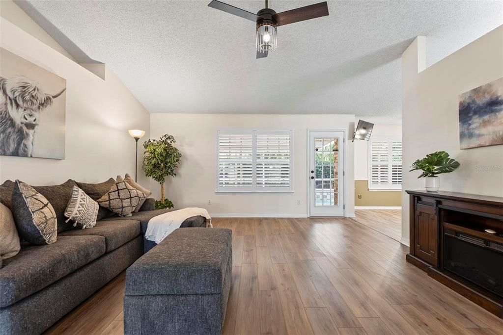 For Sale: $465,000 (4 beds, 2 baths, 2277 Square Feet)