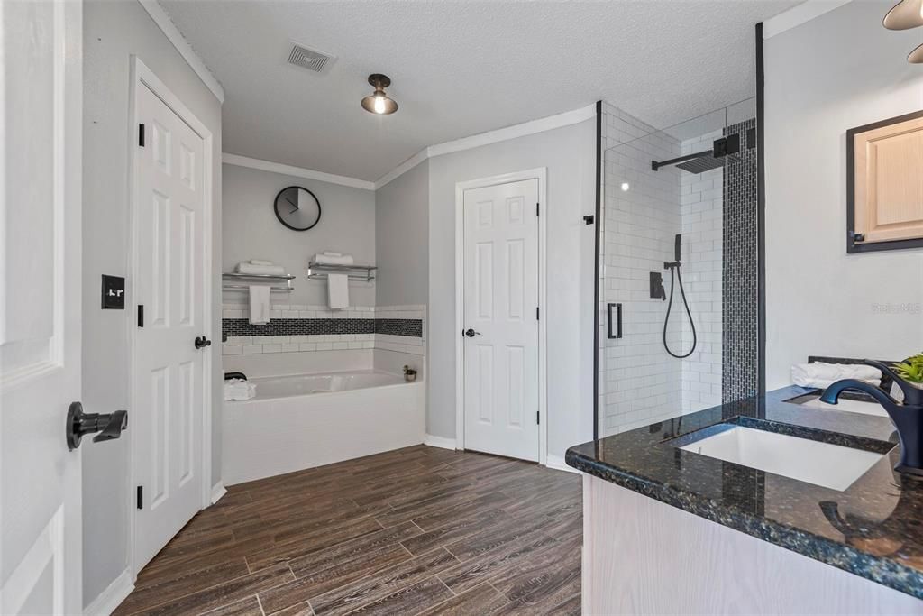 For Sale: $465,000 (4 beds, 2 baths, 2277 Square Feet)