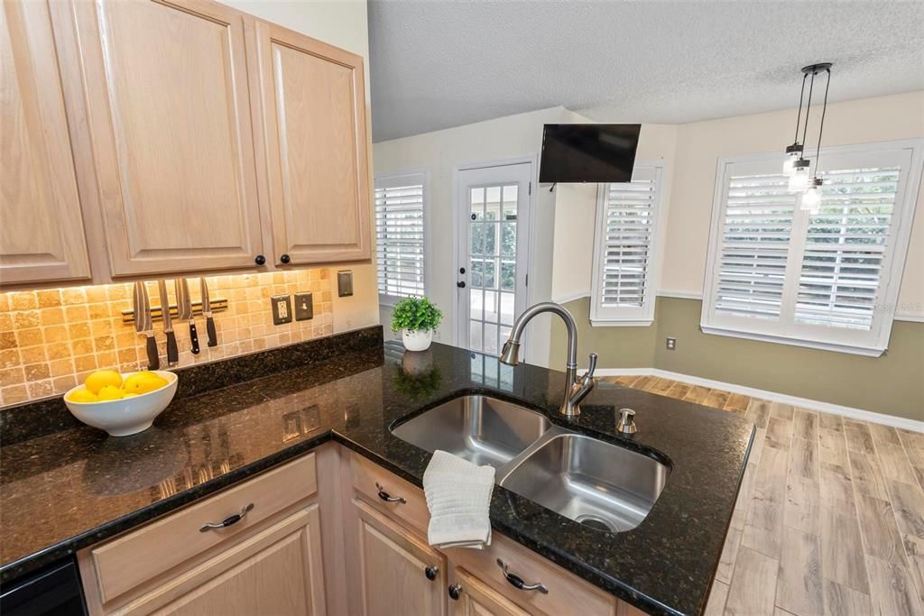 For Sale: $465,000 (4 beds, 2 baths, 2277 Square Feet)