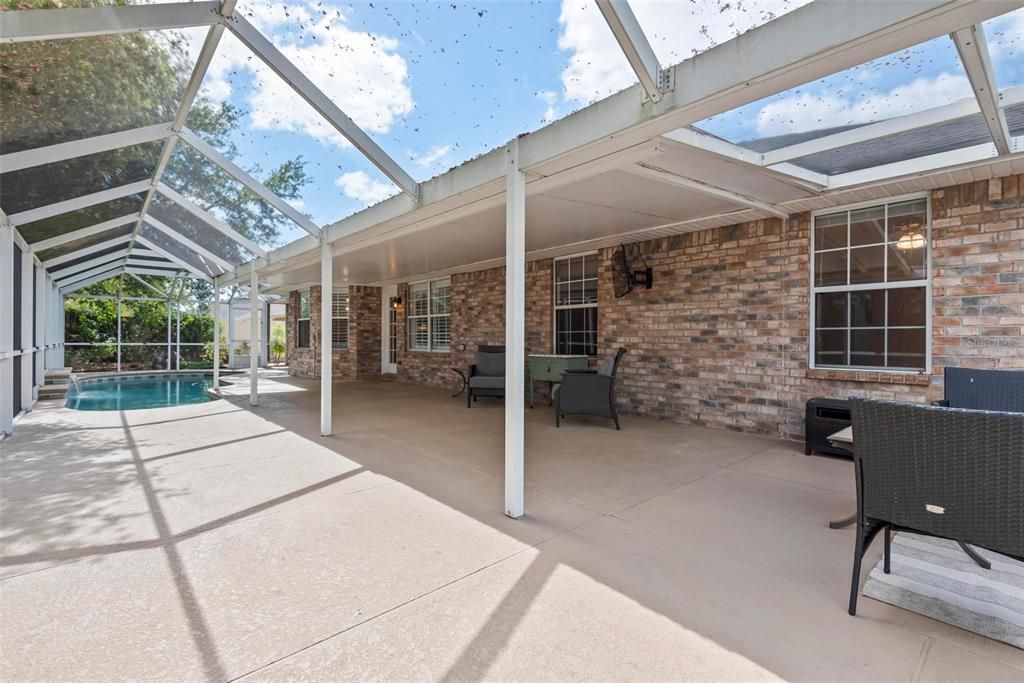 For Sale: $465,000 (4 beds, 2 baths, 2277 Square Feet)