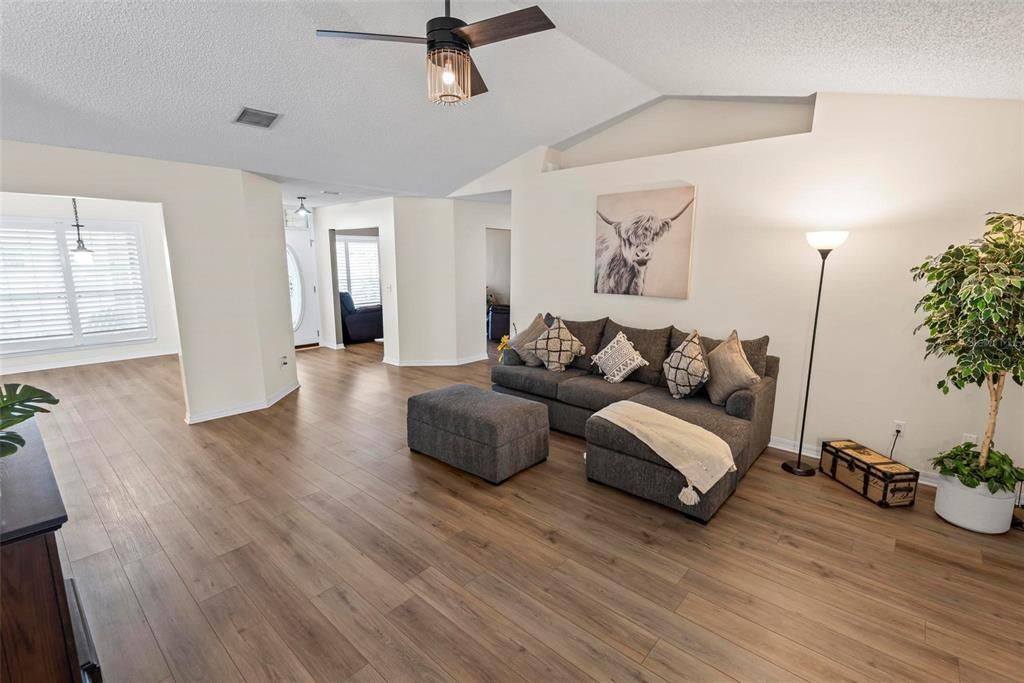 For Sale: $465,000 (4 beds, 2 baths, 2277 Square Feet)