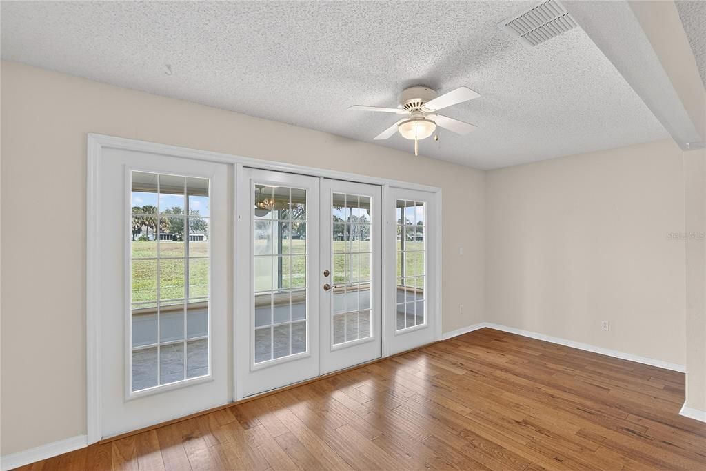 For Sale: $320,000 (2 beds, 2 baths, 1610 Square Feet)