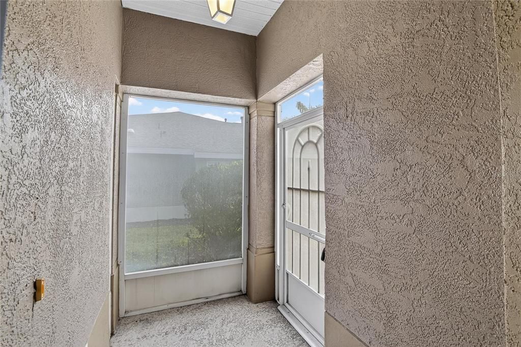 For Sale: $320,000 (2 beds, 2 baths, 1610 Square Feet)