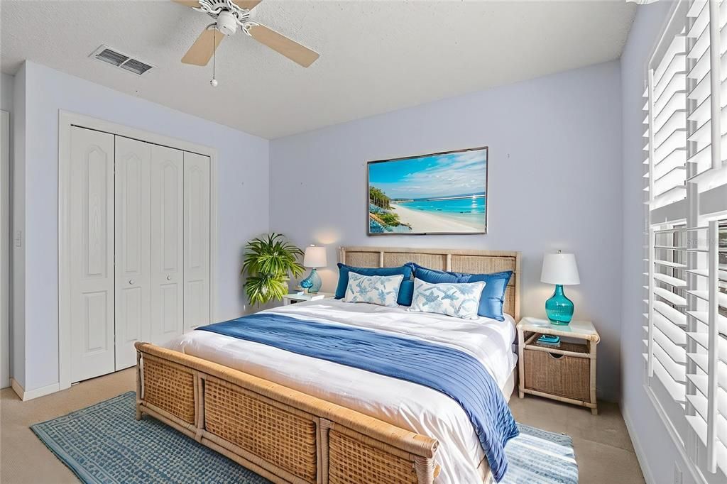 For Sale: $320,000 (2 beds, 2 baths, 1610 Square Feet)