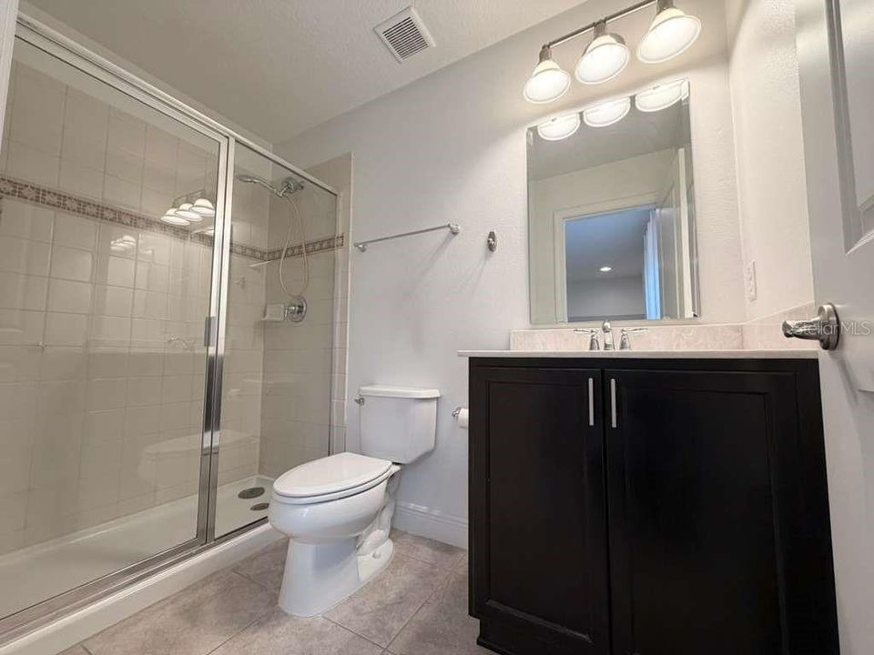 En Renta: $5,100 (5 camas, 3 baños, 3365 Pies cuadrados)