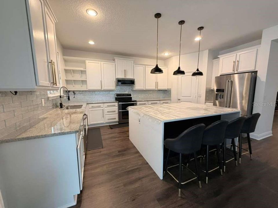 En Renta: $5,100 (5 camas, 3 baños, 3365 Pies cuadrados)