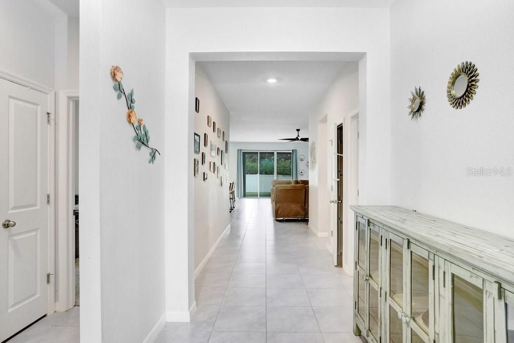 En Venta: $375,000 (4 camas, 2 baños, 2035 Pies cuadrados)