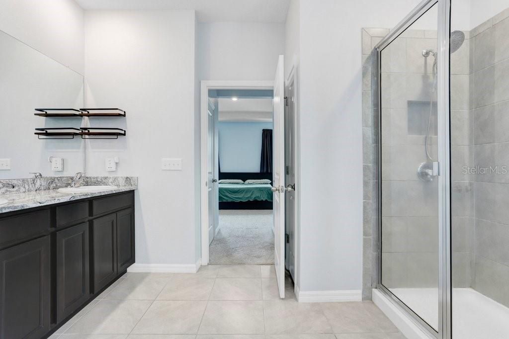 En Venta: $375,000 (4 camas, 2 baños, 2035 Pies cuadrados)