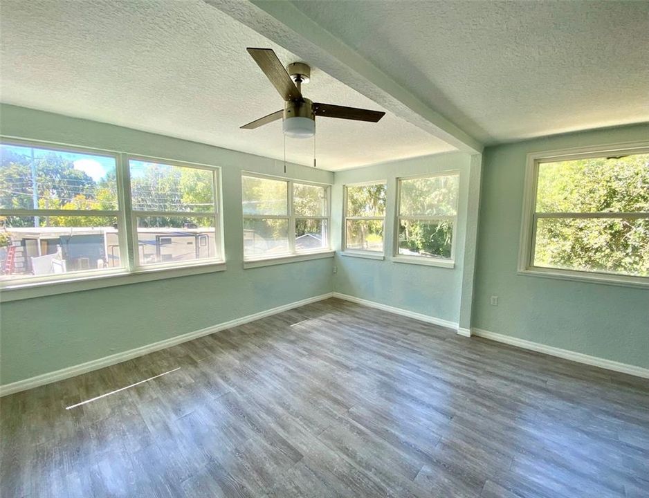 出租: $1,875 (3 贝兹, 2 浴室, 1800 平方英尺)