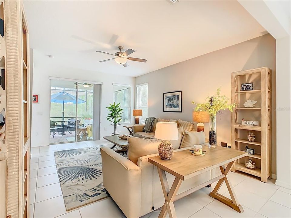 待售: $329,500 (2 贝兹, 2 浴室, 1703 平方英尺)