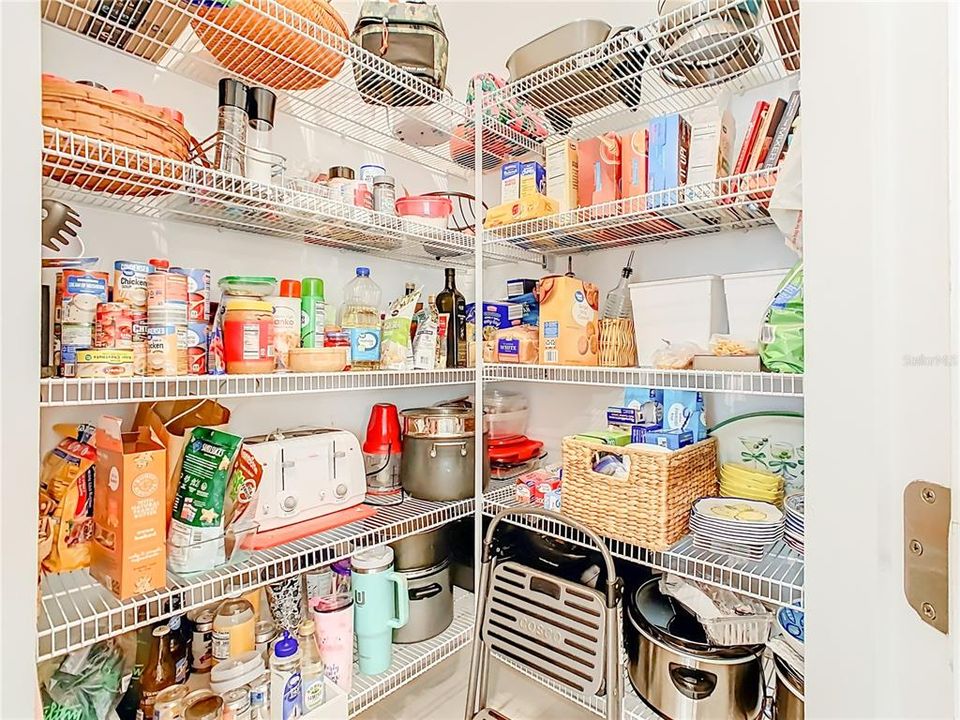 待售: $329,500 (2 贝兹, 2 浴室, 1703 平方英尺)