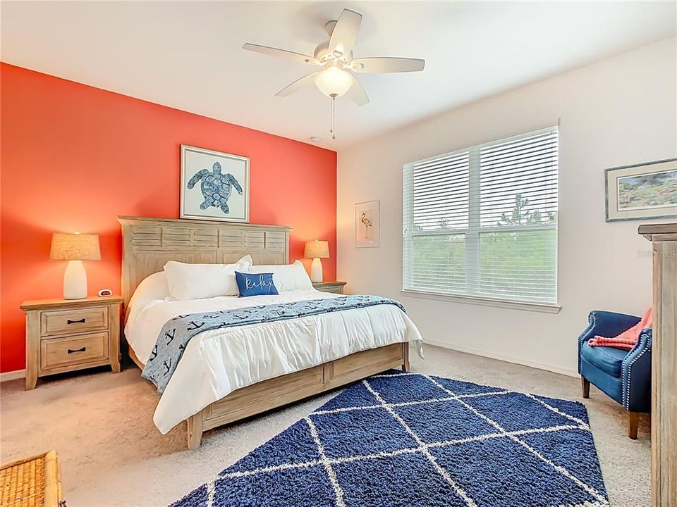 待售: $329,500 (2 贝兹, 2 浴室, 1703 平方英尺)