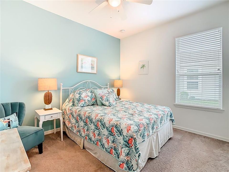 待售: $329,500 (2 贝兹, 2 浴室, 1703 平方英尺)