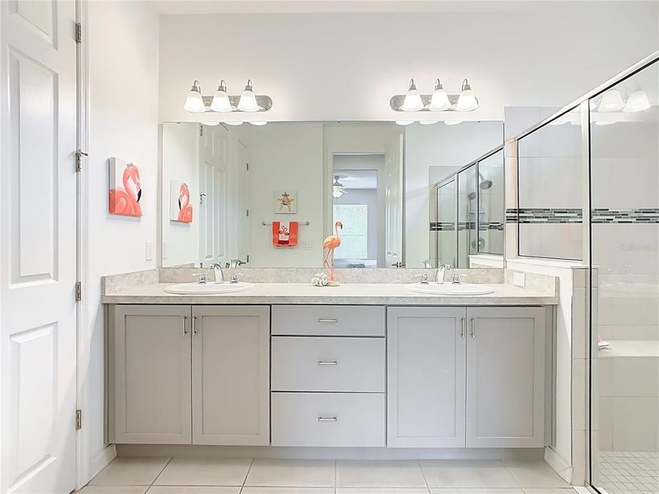 待售: $329,500 (2 贝兹, 2 浴室, 1703 平方英尺)