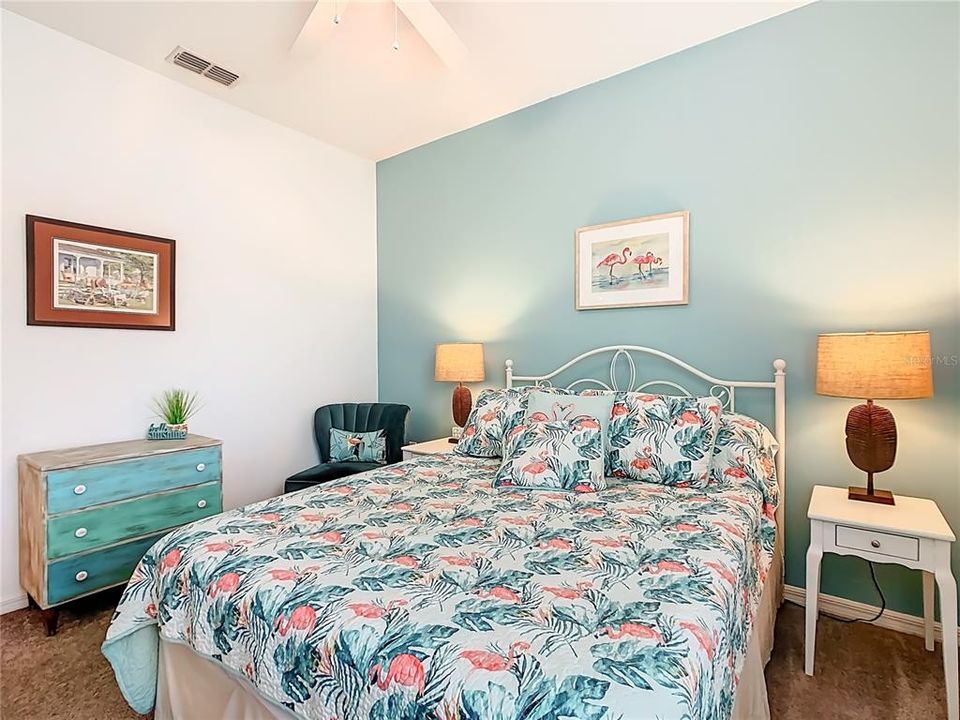 待售: $329,500 (2 贝兹, 2 浴室, 1703 平方英尺)