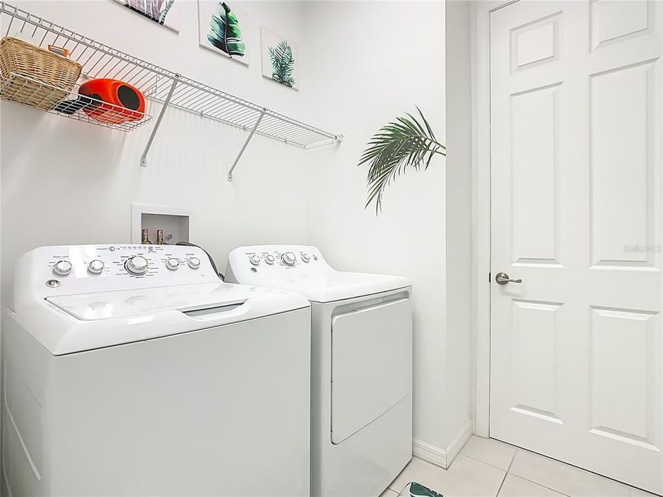 待售: $329,500 (2 贝兹, 2 浴室, 1703 平方英尺)