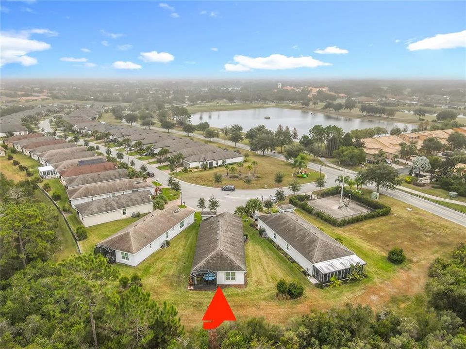 待售: $329,500 (2 贝兹, 2 浴室, 1703 平方英尺)