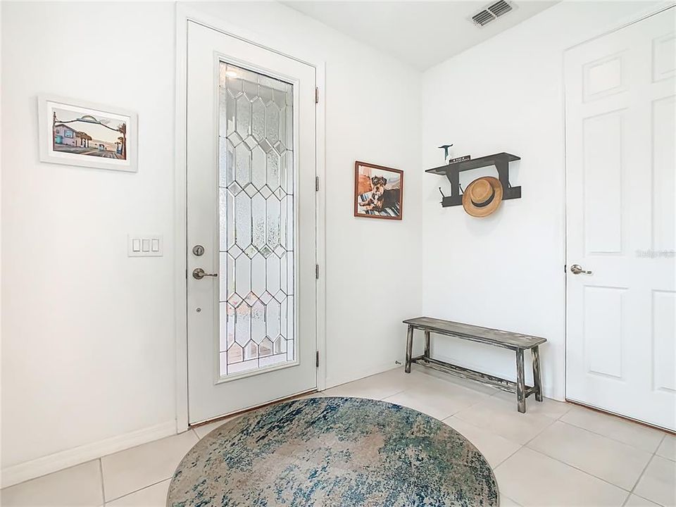 待售: $329,500 (2 贝兹, 2 浴室, 1703 平方英尺)