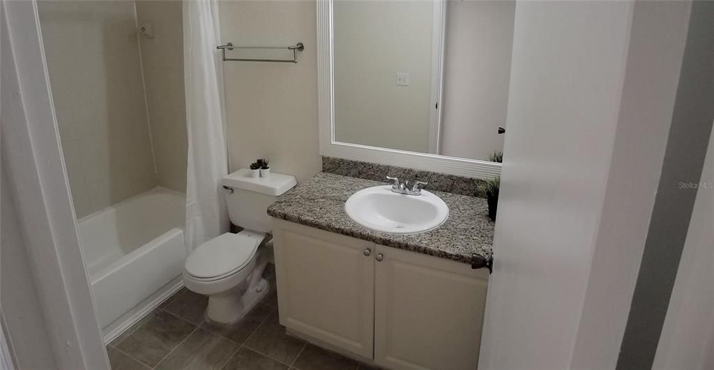 For Sale: $177,000 (2 beds, 1 baths, 810 Square Feet)