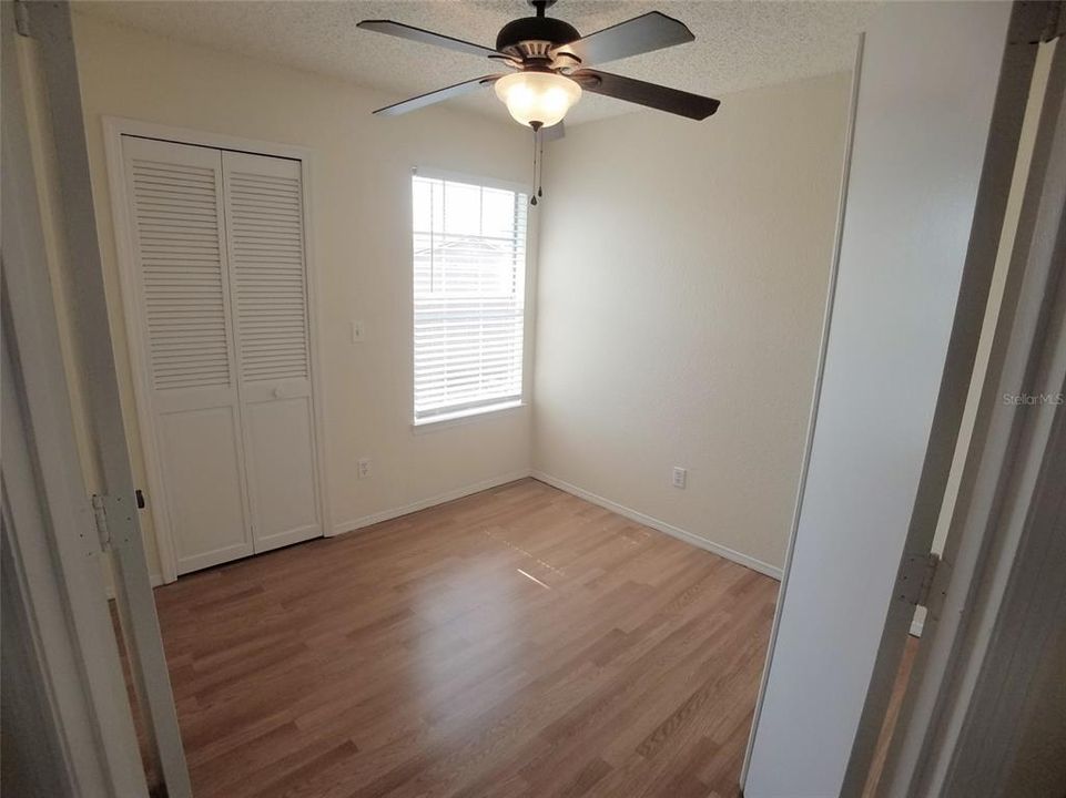 For Sale: $177,000 (2 beds, 1 baths, 810 Square Feet)