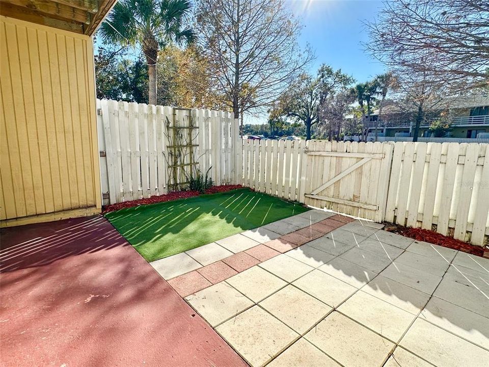 待售: $154,900 (2 贝兹, 1 浴室, 1032 平方英尺)