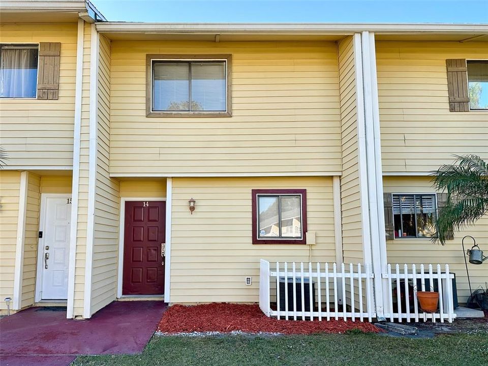 待售: $154,900 (2 贝兹, 1 浴室, 1032 平方英尺)