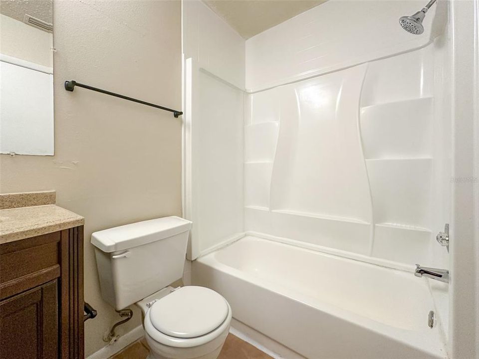 待售: $154,900 (2 贝兹, 1 浴室, 1032 平方英尺)