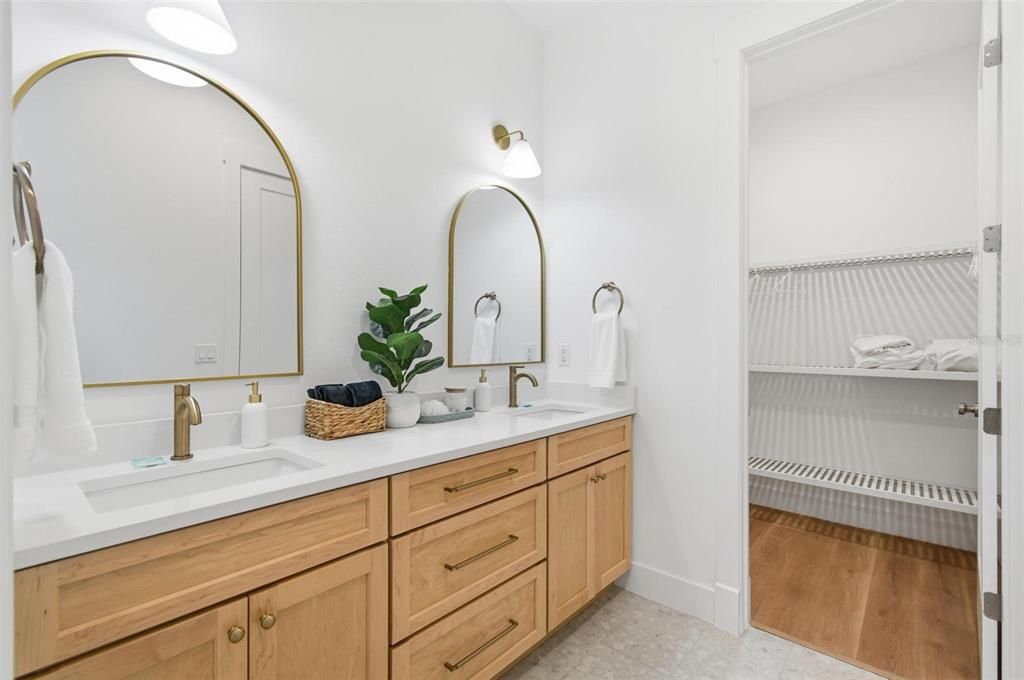 待售: $1,999,900 (5 贝兹, 4 浴室, 3478 平方英尺)