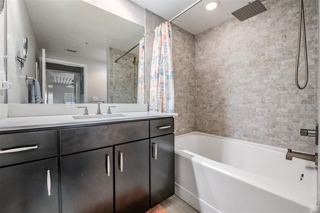 For Rent: $3,200 (2 beds, 2 baths, 1206 Square Feet)