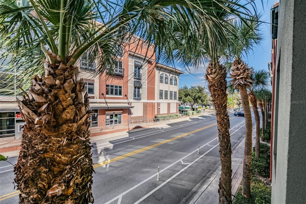 For Rent: $3,200 (2 beds, 2 baths, 1206 Square Feet)