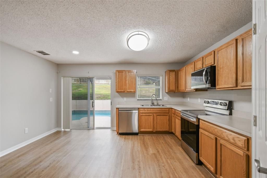 待售: $535,374 (5 贝兹, 3 浴室, 2828 平方英尺)