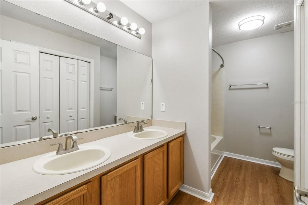 待售: $535,374 (5 贝兹, 3 浴室, 2828 平方英尺)