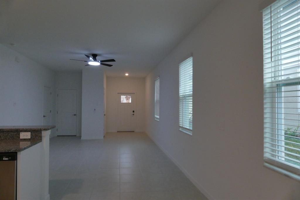 For Rent: $1,950 (2 beds, 2 baths, 1541 Square Feet)