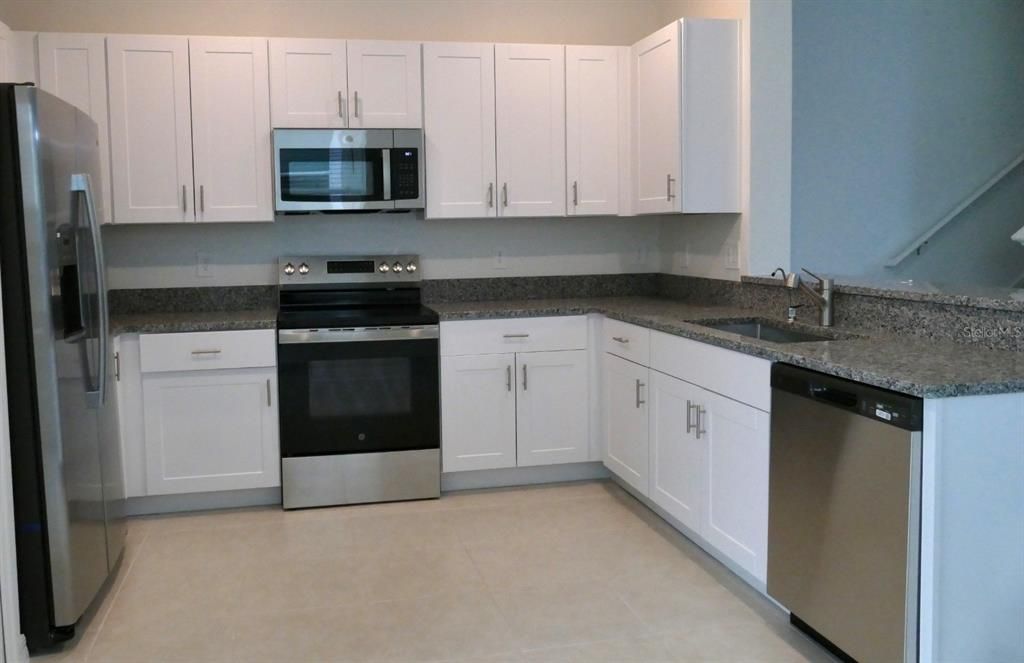 For Rent: $1,950 (2 beds, 2 baths, 1541 Square Feet)