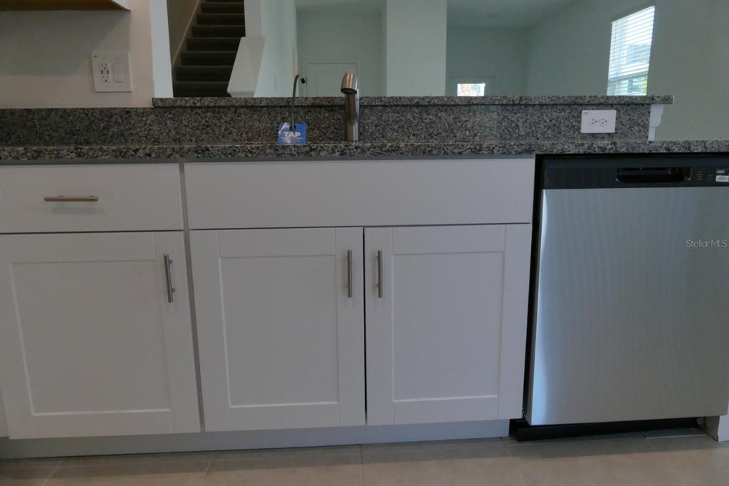 For Rent: $1,950 (2 beds, 2 baths, 1541 Square Feet)