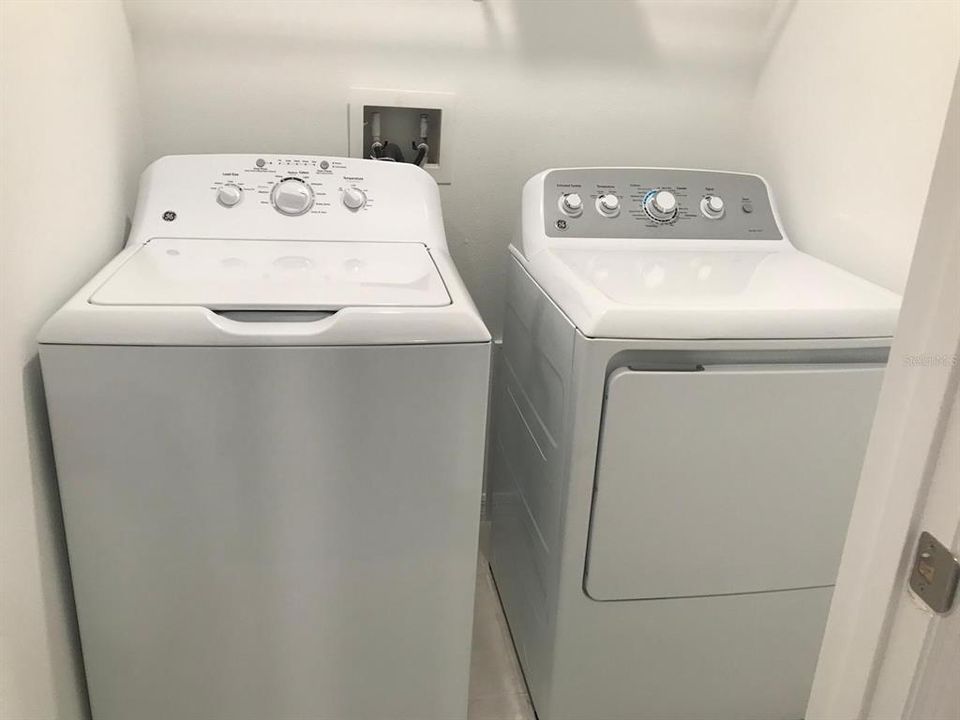 For Rent: $1,950 (2 beds, 2 baths, 1541 Square Feet)