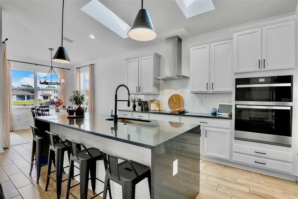 待售: $529,900 (4 贝兹, 3 浴室, 2207 平方英尺)