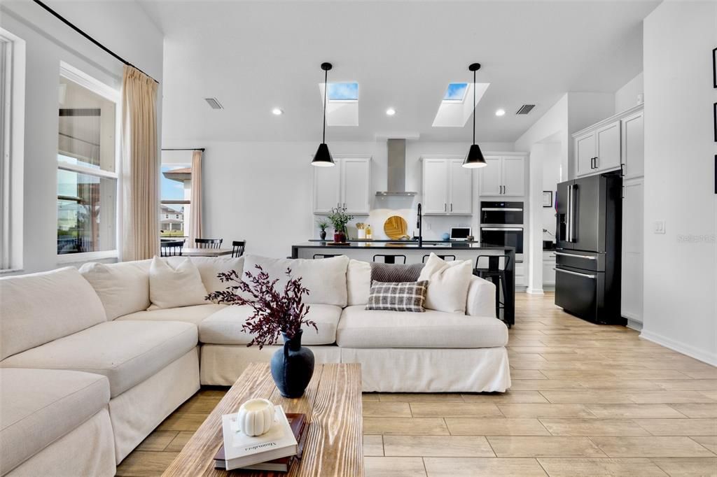 待售: $529,900 (4 贝兹, 3 浴室, 2207 平方英尺)