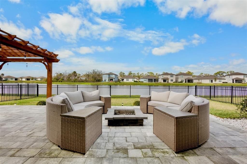 待售: $529,900 (4 贝兹, 3 浴室, 2207 平方英尺)