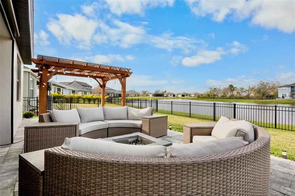 待售: $529,900 (4 贝兹, 3 浴室, 2207 平方英尺)