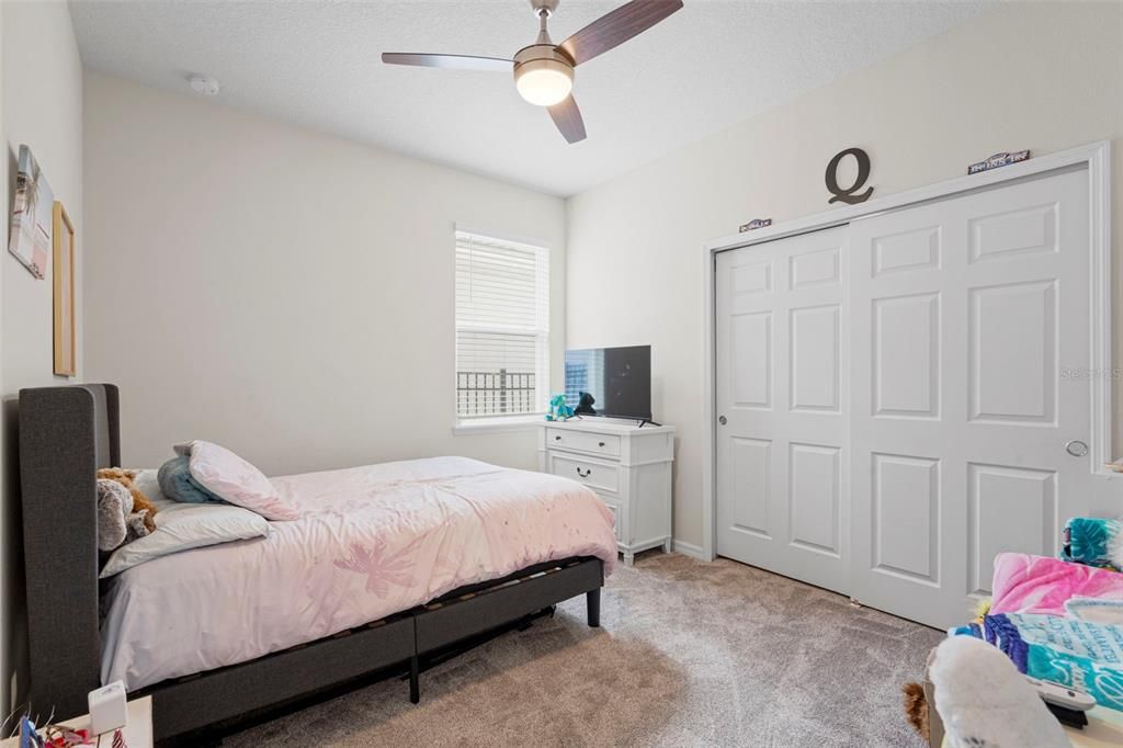 En Venta: $649,000 (4 camas, 3 baños, 2610 Pies cuadrados)