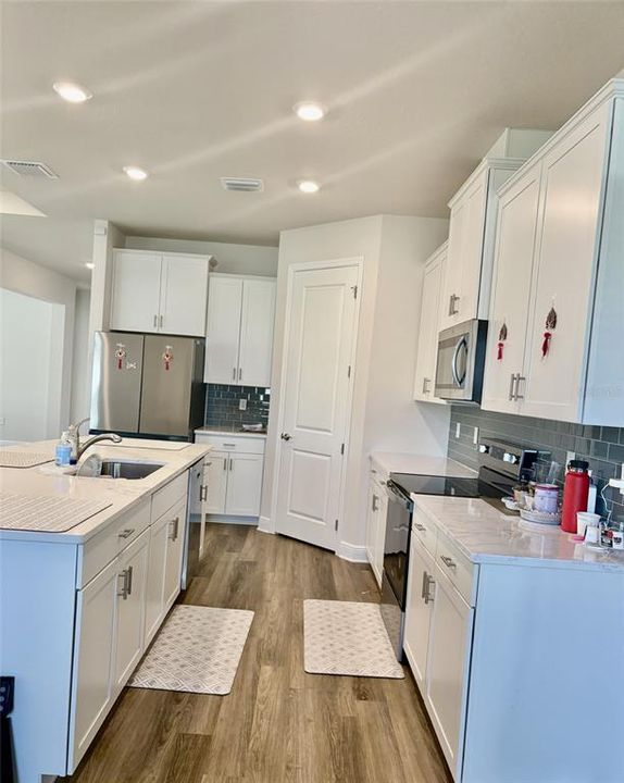 В аренду: $2,800 (4 спален, 3 ванн, 2787 Квадратных фут)