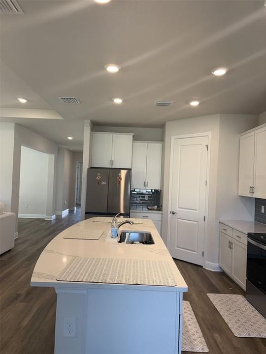 В аренду: $2,800 (4 спален, 3 ванн, 2787 Квадратных фут)