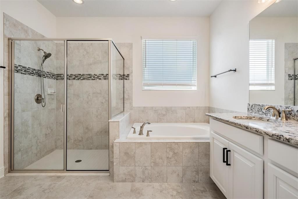 待售: $479,000 (4 贝兹, 2 浴室, 2096 平方英尺)