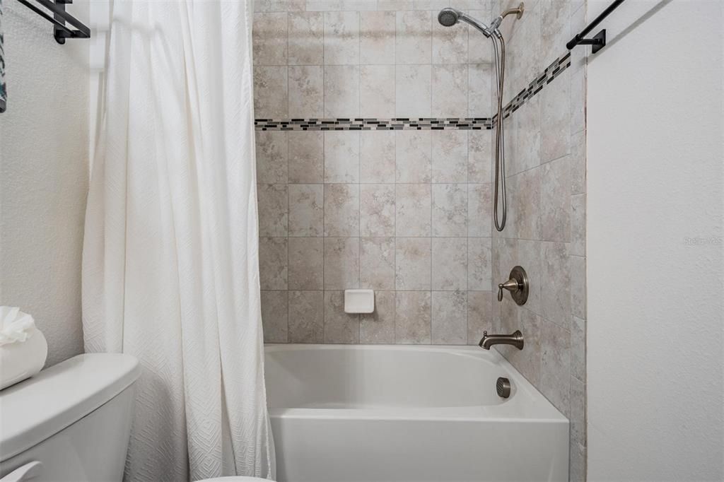 待售: $479,000 (4 贝兹, 2 浴室, 2096 平方英尺)