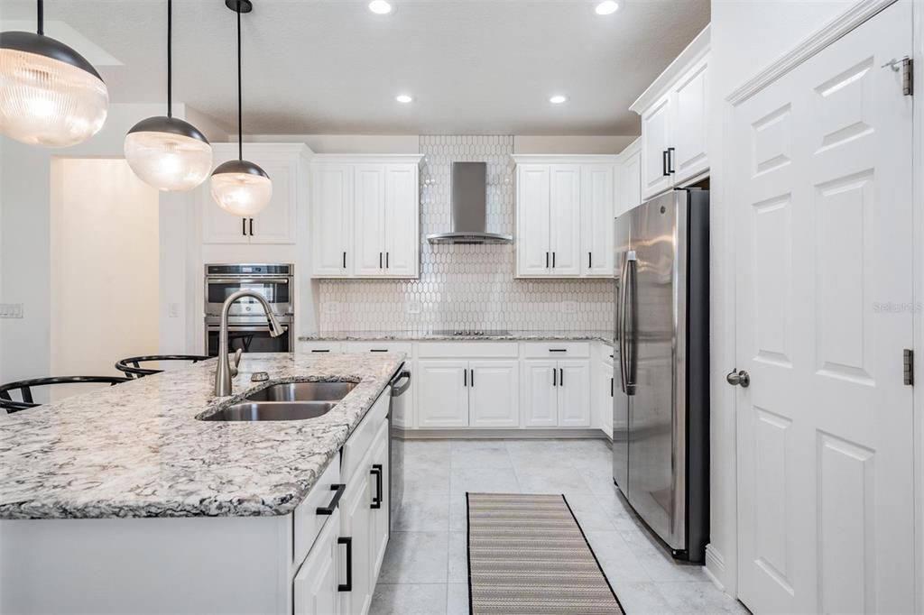 待售: $479,000 (4 贝兹, 2 浴室, 2096 平方英尺)