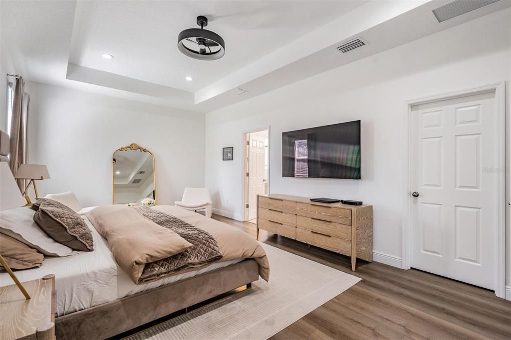 待售: $479,000 (4 贝兹, 2 浴室, 2096 平方英尺)