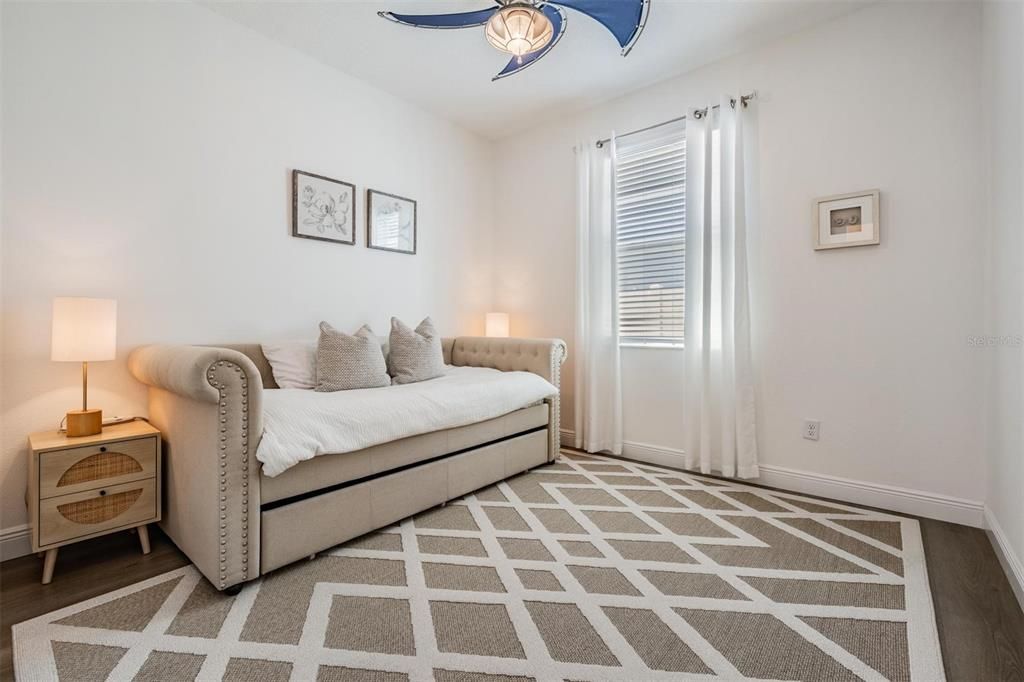 待售: $479,000 (4 贝兹, 2 浴室, 2096 平方英尺)