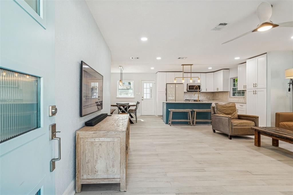 待售: $1,100,000 (4 贝兹, 3 浴室, 1844 平方英尺)